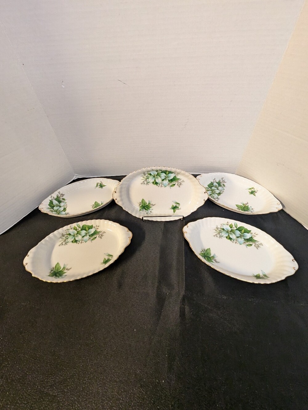 Royal Albert Trillium cake , cookie sandwich platter lot bundle Of 5 bone china